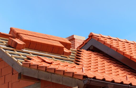 平塚市で営業する会社は屋根修理を格安で請け負うことができます