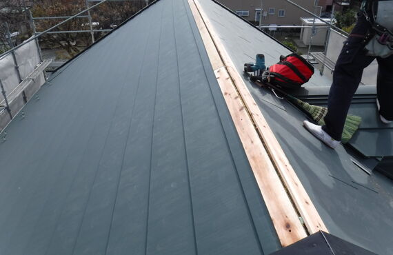 神奈川県茅ケ崎市の雨樋・棟・葺き替えなどの屋根工事は当社へお任せ下さい。